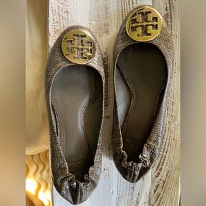 Tory Burch Croc-Embossed Brown Loafers with Gold Logo